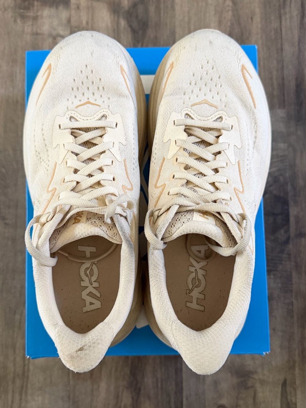 Hoka Women's Beige/Cream Vanilla Clifton 10 WIDE - Picture 2 of 6